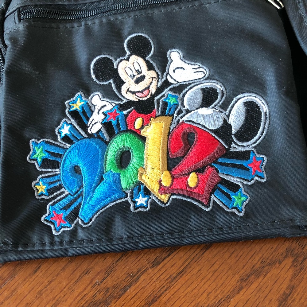 Disney stuff - Picture 8 of 9